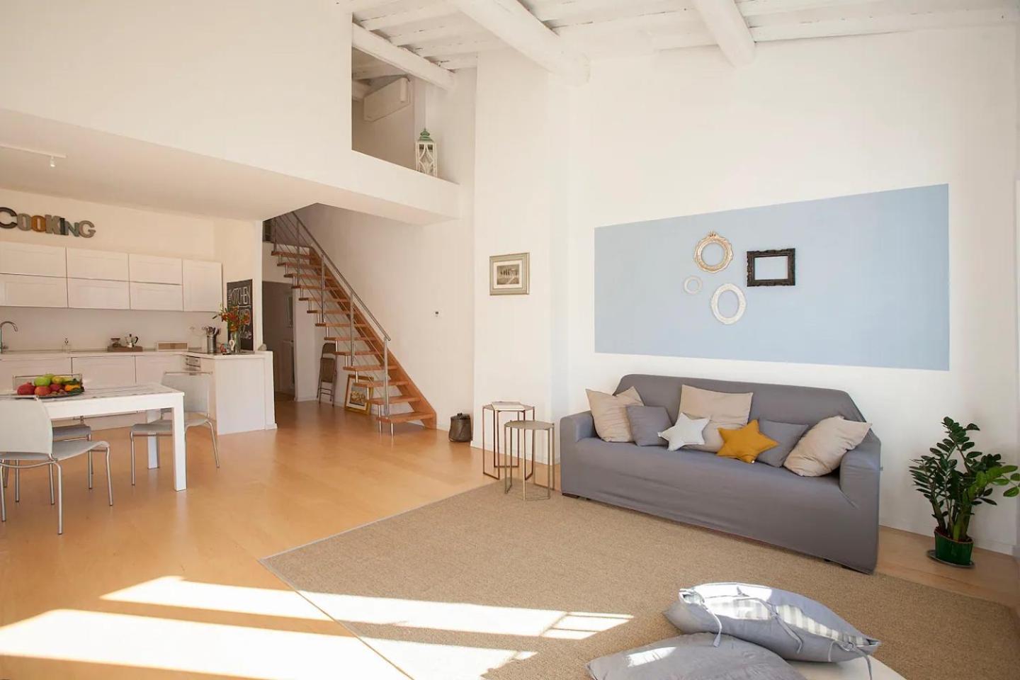 Via Lambertesca, 14 - Charming - Large Design Between Uffizi And Ponte Vecchio - 4rth Floor Without Elevator *