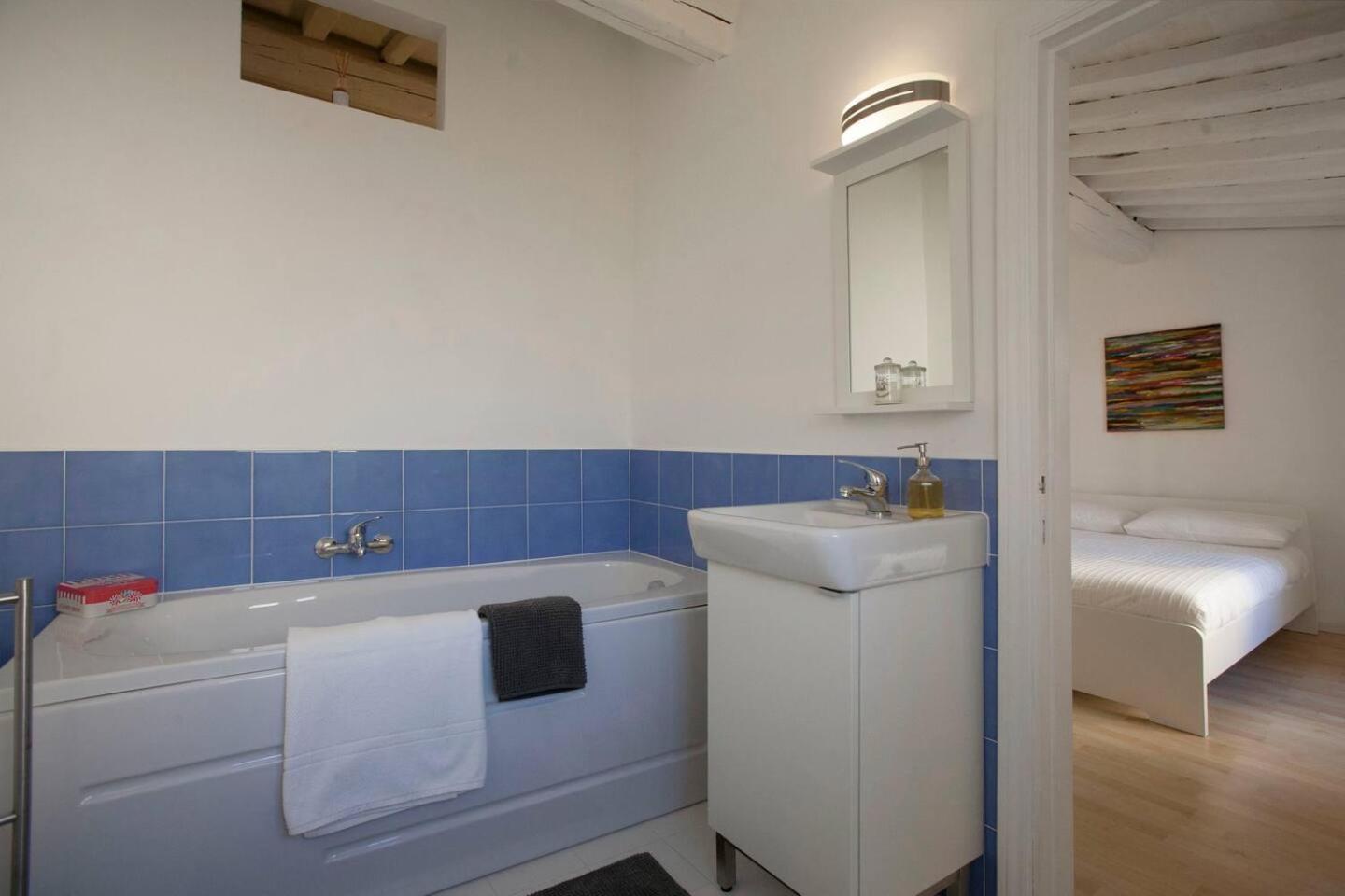 Apartamento Via Lambertesca, 14 - Charming - Large Design Between Uffizi And Ponte Vecchio - 4rth Floor Without Elevator *