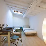 Via Lambertesca, 14 - Florence Charming Apartments - Large Design Home Between Uffizi And Ponte Vecchio - 4Rth Floor Without Elevator